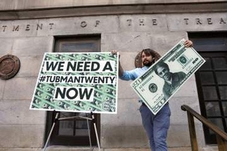 米、黒人女性肖像の新紙幣を凍結　10年前にオバマ政権が計画