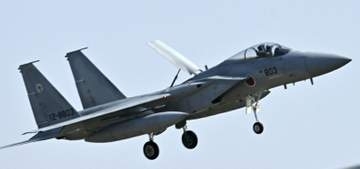 空自F15戦闘機が緊急着陸　けが人なし、石川・小松