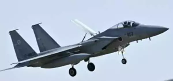 空自F15戦闘機が緊急着陸　けが人なし、石川・小松