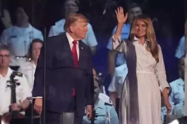 トランプ氏、差別的写真投稿か　イスラム系議員候補との違い強調