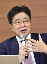 消費減税「実現する責任がある」　加藤前財務相、公約踏まえ