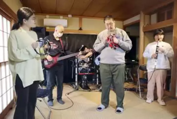 就労×演奏の異色コラボで「生きがいを」　過去ひきこもりも音楽に救われた女性