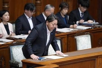 郵便局網の維持に「国費」投入へ　金融2社株は当面保有、改正法
