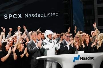 米スペースX、初日2割上昇　過去最大上場12兆円調達