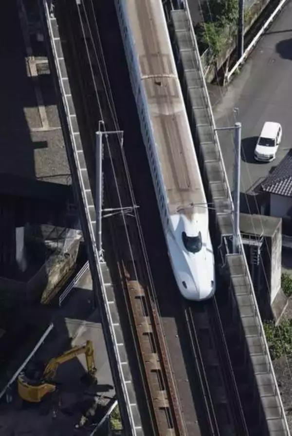九州新幹線52日ぶり全線運転　熊本地震、復興へ観光促進
