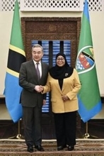 中国外相、タンザニアと協力一致　歴訪予定変更