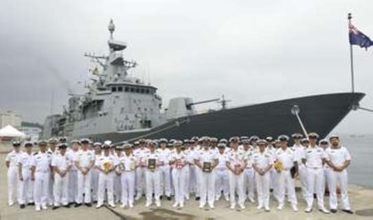 NZ艦艇が横須賀寄港　親善と補給目的