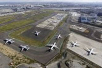大手と中堅航空の資本連携を促進　羽田発着枠の規制を見直し
