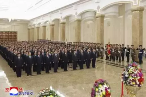 金日成氏生誕日に砲撃訓練　北朝鮮、正恩氏が視察