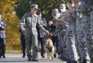 空自の警備犬「お疲れさま」　入間基地除隊、一般家庭へ