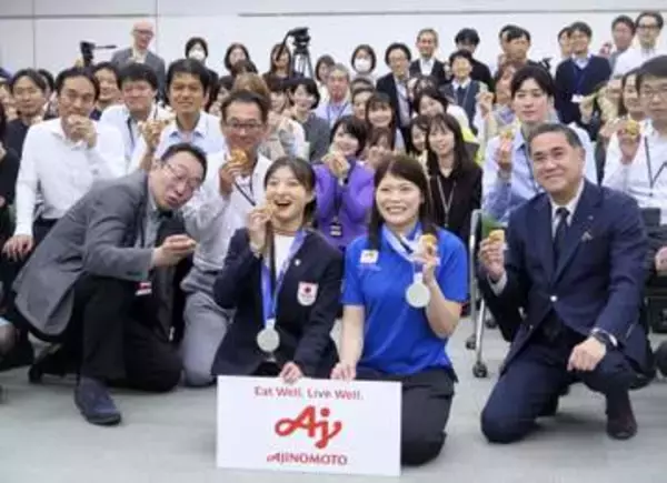 フィギュア坂本、味の素を訪問　現役最後のシーズン、食事面支援