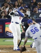大谷、2安打に盗塁　千賀初セーブ、松井3勝目