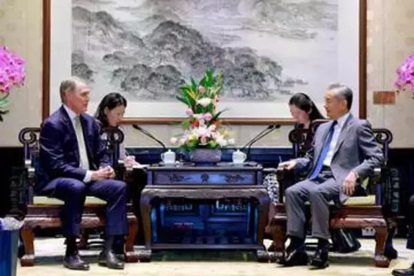 首脳会談へ「障害排除を」　中国外相、米大使と会談