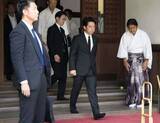 「小泉防衛相ら4閣僚が靖国参拝　高市首相、武道館から「遥拝」」の画像1