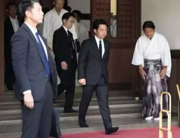 小泉防衛相ら4閣僚が靖国参拝　高市首相、武道館から「遥拝」