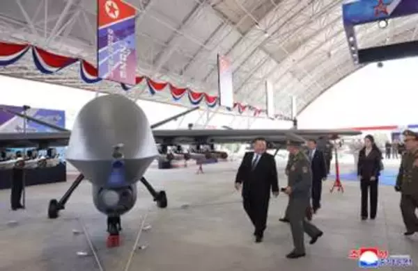 北朝鮮、無人機と放射砲で示威　軍事関連の航空展、金正恩氏出席