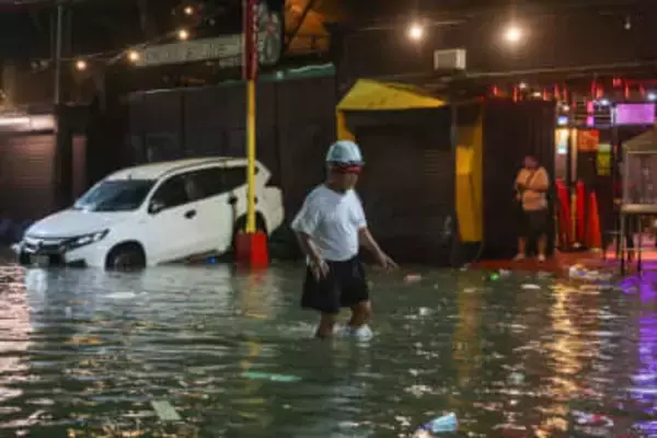 フィリピン、台風直撃で2人死亡　140万人避難