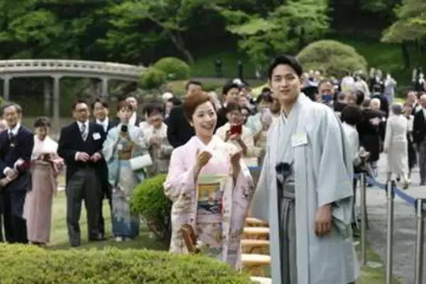 春の園遊会に「りくりゅう」ら　両陛下主催、功労者1400人