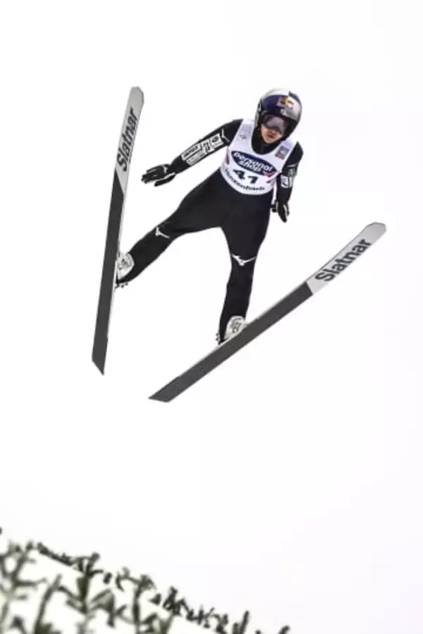 高梨の8位が最高、W杯ジャンプ　女子第26戦、オーストリア