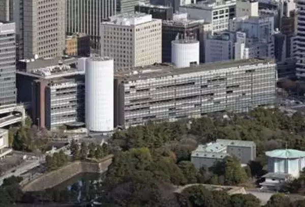 「毎日新聞元役員がセクハラ　社内勤務の女性にキス」の画像