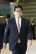 石油製品供給に「全力」　国交相、自動車整備場視察