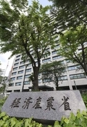 稼げる中小企業へ再編促進　経産省、M＆A仲介国家資格創設