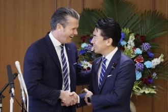 小泉氏が安保3文書改定を伝達 米国防長官と会談、防衛費増額も