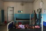 「土石流と洪水の死者950人超に　ネパール・中国、行方不明4千人」の画像1