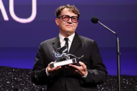 ウクライナに受賞ささげる　ロシア出身監督、ベネチア映画祭