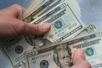 政府日銀、円買い介入準備　一時156円台急騰で