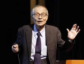 化学の成果、人材増が重要　ノーベル賞・そ合さんが講演