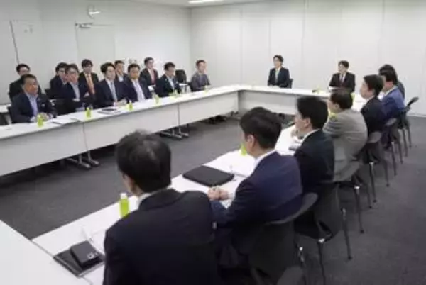 収入低い働き手支援、与野党一致　国民会議、新制度設計を議論
