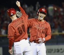 D4―7広（30日）　広島、九回に5得点
