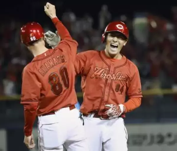 D4―7広（30日）　広島、九回に5得点
