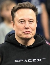 マスク氏、ウクライナ批判　米衛星通信切れば前線崩壊