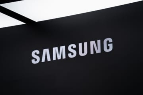 サムスン営業益3倍超　10～12月期、過去最高