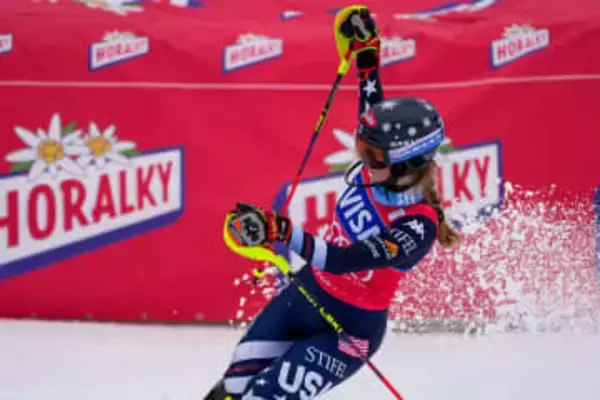 シフリン今季7勝目、種目別制覇　アルペンW杯女子回転