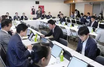 自民、定数減法案化手続き推進　影響大きい野党は反発強める