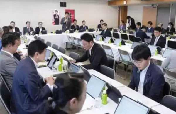 自民、定数減法案化手続き推進　影響大きい野党は反発強める