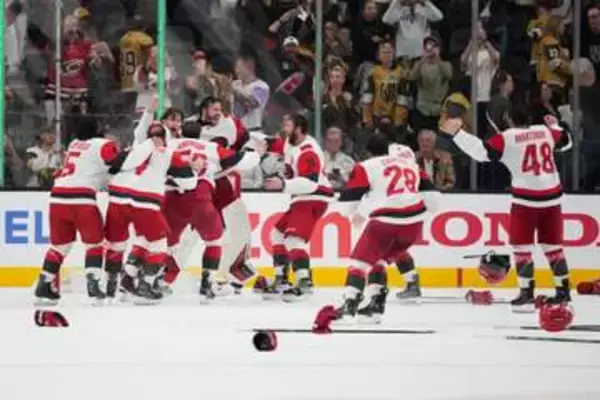 ハリケーンズが20季ぶりV　NHLスタンリー杯決勝