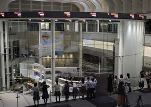 東証最高値、終値7万2366円　3191円高、AI拡大に期待