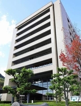製菓店主の頭に殴打痕4カ所　強い殺意か、ハンマー押収