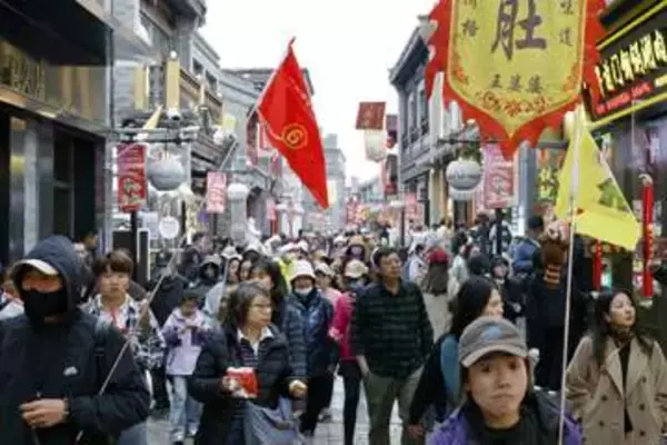 日本人の中国旅行大幅減、キャンセルに減便　燃料費も上昇し「トリプルパンチ」