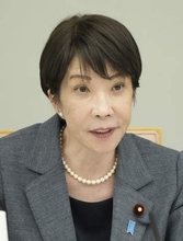 首相、終戦の日靖国参拝見送りへ　中韓米に配慮、亀裂回避