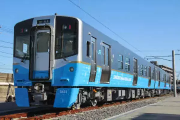 ハイブリッド新車両公開　JR四国、6月運転開始