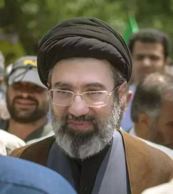 イラン新最高指導者、重体と報道　英紙タイムズ「国を統治できず」