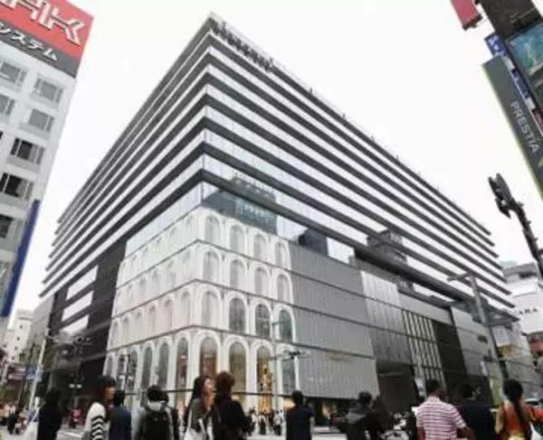 東京・銀座シックスで刺激臭　約20人が体調不良訴え