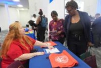 米国の雇用減、民間調査で鮮明に　10月、前年2.8倍に急増