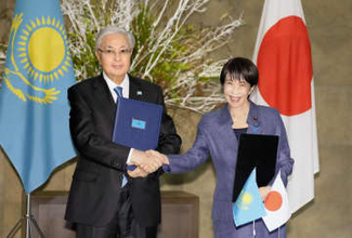 資源エネルギー連携で一致　日カザフスタン首脳会談