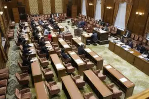 衆院定数削減法案が審議入り　与党強行、野党は欠席